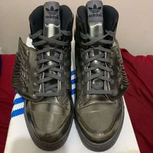 Adidas Jeremy Scott wings molded size 10.5